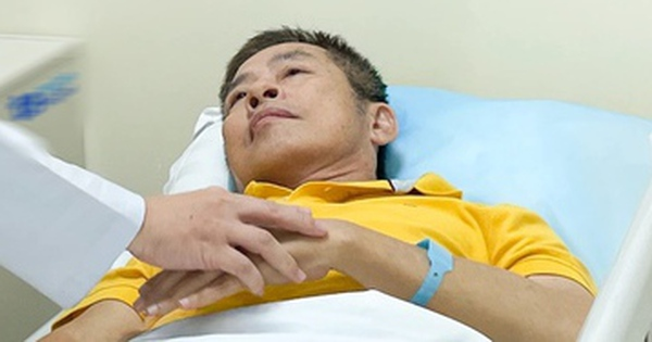Nghệ sĩ hài Tấn Beo đối mặt với bệnh suy thận giai đoạn cuối, đồng nghiệp lo lắng
