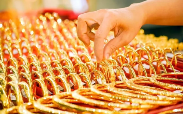 Giá vàng hôm nay 7/11: Vàng SJC và vàng nhẫn biến động khó lường
