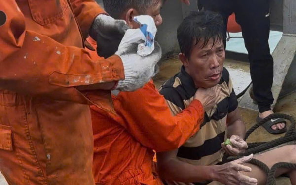 Kỳ tích: Cứu sống 1 trong 3 người, hơn 2 ngày sau khi bị sóng cuốn mất tích ở biển Lý Sơn