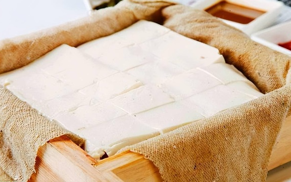 4 loại đậu phụ đáng lẽ phải BỊ CẤM từ lâu, vậy mà nhiều người vẫn ăn