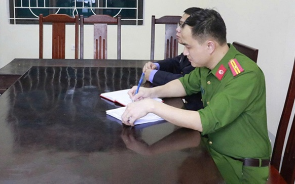 Bắt Nguyễn Thị Kim Dung và 8 người đàn ông