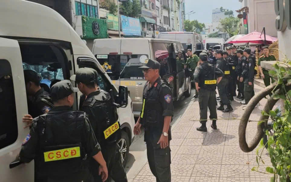 Hàng xóm hé lộ tin nóng vụ gần 100 cảnh sát đến biệt phủ 400m2 của chủ chuỗi thẩm mỹ viện Mailisa