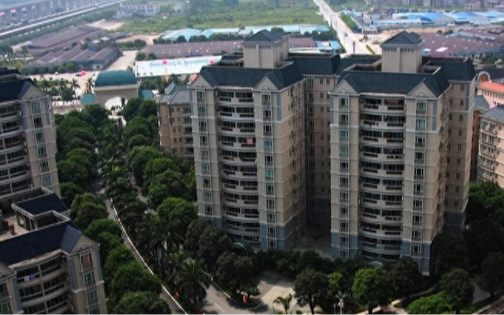 Bỏ quên căn nhà hơn 1 tỷ suốt 28 năm, người phụ nữ bỗng phát hiện có người sống bên trong, còn bị đòi bồi thường 600 triệu