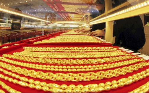 Giá vàng tăng, người mua than đắt, loạt cửa hàng vàng ở một nước châu Á phải đóng cửa