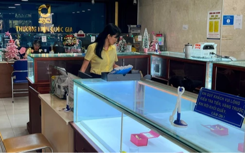 Nhiều tiệm vàng ở TPHCM bỗng dưng… vắng tanh