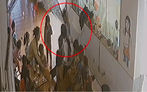 Bị phụ huynh tố "tác động" khiến bé 5 tuổi chảy máu cam, cô giáo giải thích "vô tình đưa tay trúng mũi”