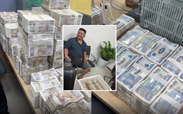 Khách mang đầy một bàn tiền lẻ đi mua ô tô ở Lạng Sơn: Tổng số tiền gây "choáng"