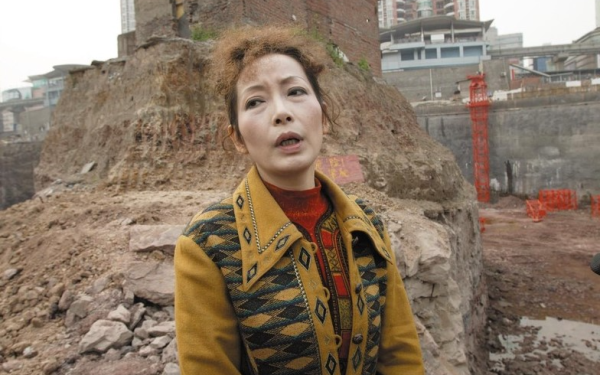 Chủ ngôi nhà 219m2 từ chối hơn 12,3 tỷ đồng tiền đền bù, không chịu di dời: Bị chủ đầu tư đào móng sâu 10m bao quanh, phải “trèo lên trèo xuống” để ra ngoài