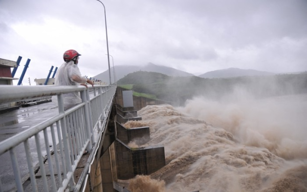 Bác bỏ thông tin lan truyền "ngôi nhà trú lũ tập thể bị sập, người chết hàng loạt"