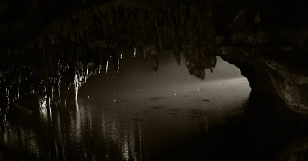 Kết thúc thí nghiệm tranh cãi: 15 người bị nhốt 40 ngày dưới hang động kín mít không ánh sáng vừa được giải thoát, nhưng cảm nhận của họ lại gây bất ngờ