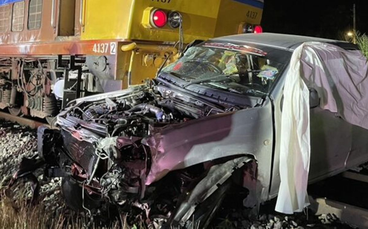 Nam ca sĩ đi hát đám cưới bị xe lửa tông tử vong trên đường về nhà