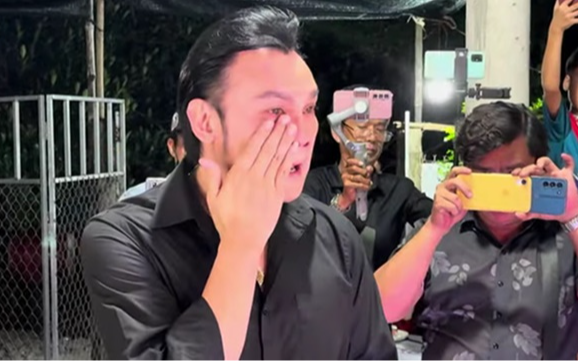 Nam NSƯT phải đổi nghệ danh vì bị giang hồ cầm dao đến uy hiếp, gần 20 năm không được gặp con trai