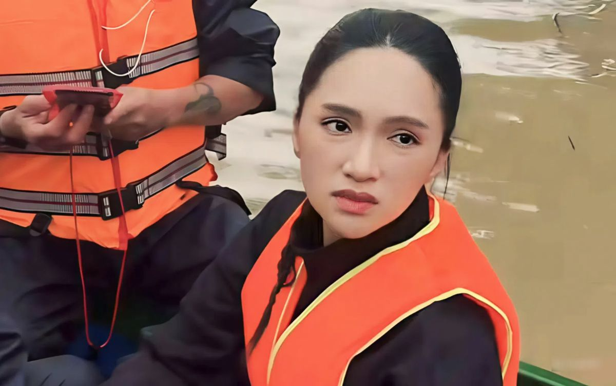 Đi cứu trợ miền Trung, Hương Giang bị khán giả hỏi 1 câu 