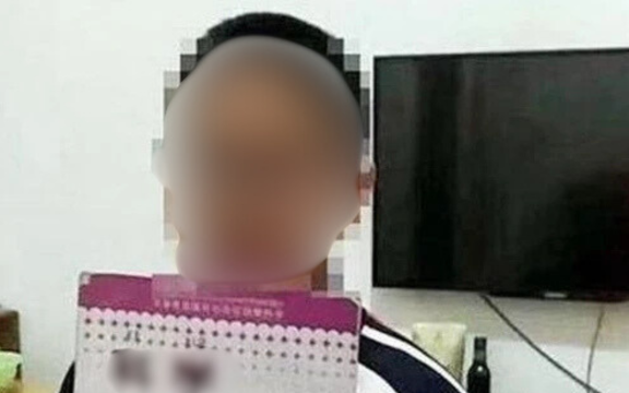 Cậu bé 11 tuổi ra đi mãi mãi khi phụ huynh vắng nhà, cha vô tình tìm được bức tranh con vẽ, vội vàng báo cảnh sát