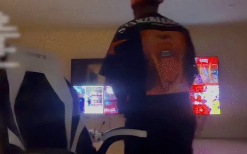 Bắt khẩn cấp nam ca sĩ J