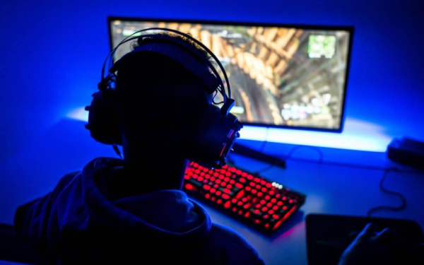 Cậu bé 15 tuổi bị “khóa” chiều cao ở 1,38 m, tuổi xương "già" như người lớn: Vui chốc lát, hại cả đời!