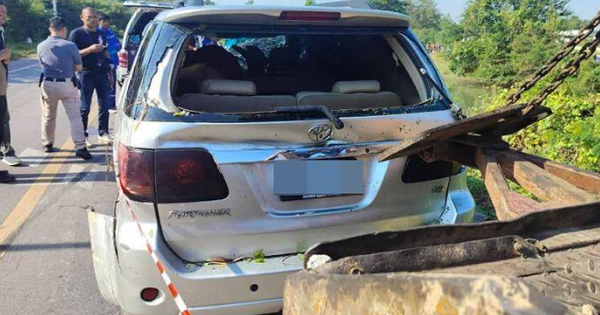 Phát hiện 9 thi thể trong một chiếc xe Toyota dưới kênh