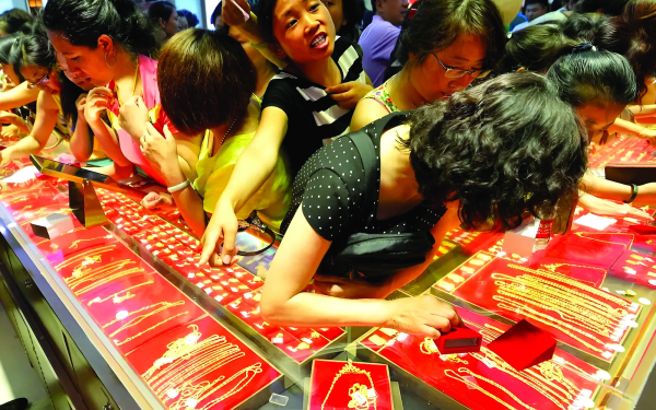 Giá vàng bứt phá, người mua lãi tới 39 triệu đồng/lượng sau 6 tháng