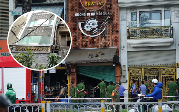 2 cô gái thoát nạn trong vụ cháy quán ăn ở TP.HCM: Phá cửa sau, ném gấu bông xuống đất rồi thoát ra khỏi biển lửa