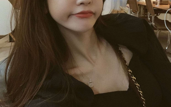 Chủ tịch ngoại tình với nàng thơ, chính thất gọi thẳng tên "đánh ghen": Cái kết bẽ bàng