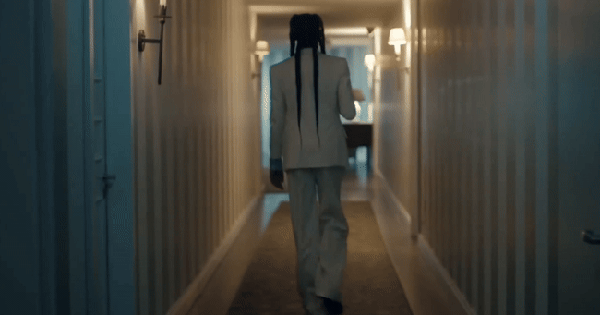 Bắt khẩn cấp diễn viên H ở sân bay vì buôn chất cấm