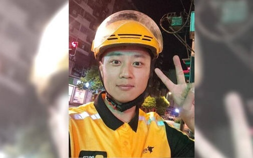 Shipper sinh năm 2000 chạy giao hàng 5 năm tiết kiệm được gần 4 tỷ đồng: MXH lặng người khi nghe bí quyết