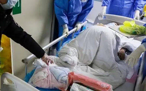 Người phụ nữ 65 tuổi đột tử lúc rạng sáng, bác sĩ tức giận nói: “Tuổi cao đừng làm 4 việc này trước khi ngủ!