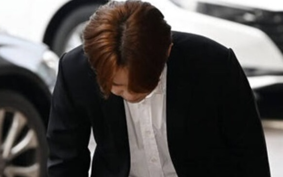 Sốc: Ca sĩ đình đám H say rượu lái xe với tốc độ gần 200 km/h đâm thẳng vào dải phân cách