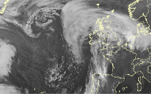 Cảnh báo ĐỎ: Cơn bão mới giật 160 km/h hoành hành, trường học đóng cửa, chuyến bay bị hủy hàng loạt