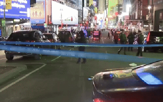 Clip: Nữ diễn viên nổi tiếng bị xe tông chết khi đang đi bộ trên đường