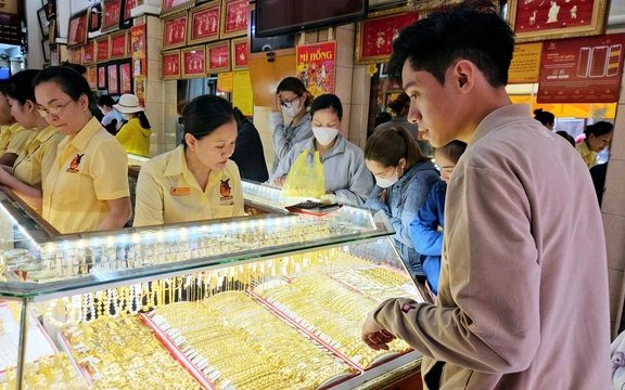 Giá vàng hôm nay 13-12: Tăng lên mức cao nhất trong 7 tuần qua