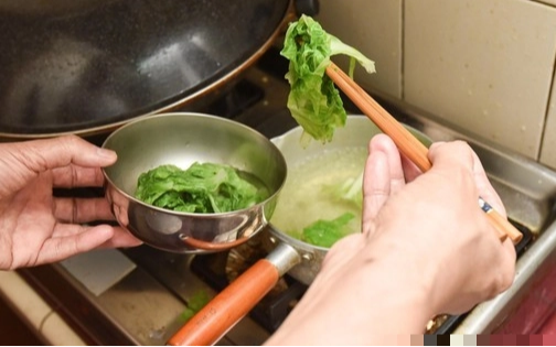 Mỗi ngày chỉ ăn rau luộc, 6 tháng sau đi khám, người phụ nữ sốc khi nhận kết quả