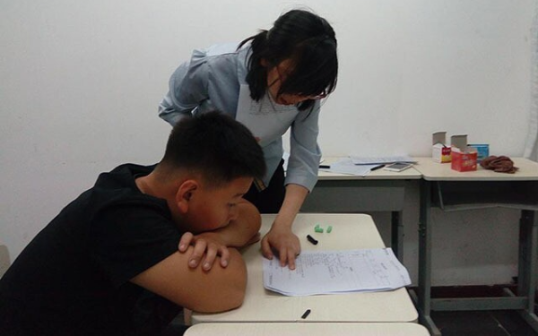 “Chia 7 con bò cho 3 người mà không được làm thịt chúng?”, đáp án bài toán tiểu học khiến nữ MC ngã ngửa