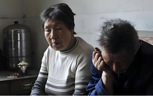 Con trai mất tích sau khi kỳ thi ĐH, cha mẹ dán 2.000 tờ rơi tìm người: 5 năm sau thấy con ở nơi không thể tin nổi