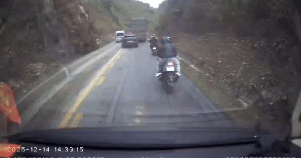 Vụ sạt lở 3 người chết ở Phú Thọ: Phát hiện tinh ý của tài xế ô tô giúp 9 hành khách thoát nạn