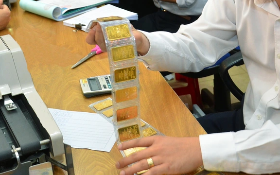 Giá vàng 16/12: Diễn biến bất ngờ, đạt mốc chưa từng thấy