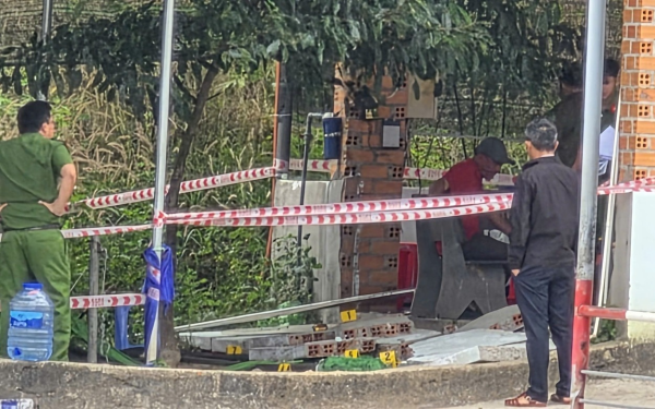 Đang nằm võng chờ sát hạch bằng lái, người đàn ông bị tường sập đè tử vong