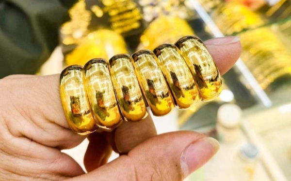 Giá vàng thế giới lập đỉnh cao mới, cú bứt phá ấn tượng ngày cuối năm