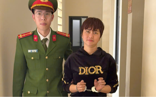 Nụ cười khó hiểu của người phụ nữ trở về sau 5 năm giả qua đời, trục lợi hơn 1,2 tỷ đồng tiền bảo hiểm