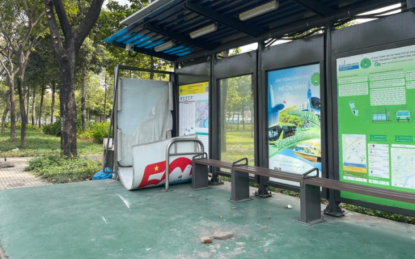 TPHCM: Phát hiện 1 thanh niên tử vong ở trạm xe buýt