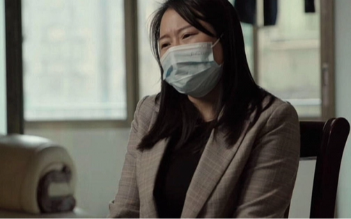 Nhìn vào điện thoại người lạ vài giây, người phụ nữ hốt hoảng khi tối về nhận thông báo đang vay 1,7 tỷ