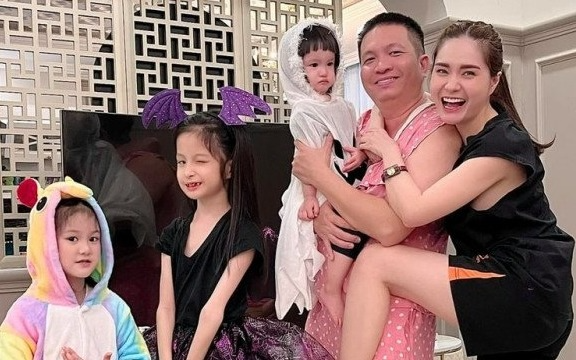 Giới nhà giàu Việt công khai phí nuôi con: "Ông hoàng nhạc miền Tây" 1,2 tỷ/năm, doanh nhân Thủy Tiên chi cho con Đan Trường hơn 2 tỷ/năm