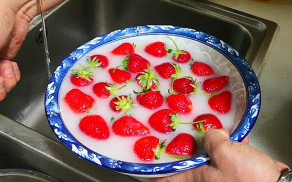 6 loại trái cây chứa nhiều ký sinh trùng nhất mùa hè, ăn nhiều chẳng khác nào nuốt "cả ổ trứng sâu"