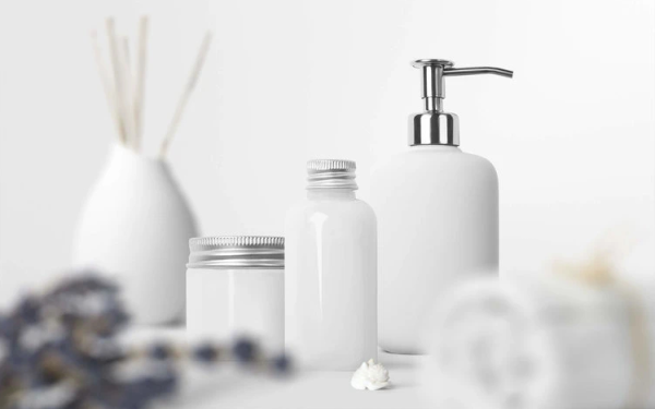 Thu hồi toàn quốc 1 loại gel vệ sinh phụ nữ và hơn 50 phiếu công bố mỹ phẩm nhập khẩu