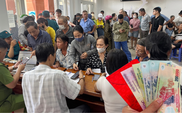 Những ai sẽ được tặng quà tiền mặt 400.000 đồng ngay trong tuần này?