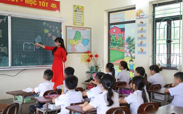 Hỗ trợ 960.000 đồng/tháng cho giáo viên, hiệu trưởng, phó Hiệu trưởng khi nào?