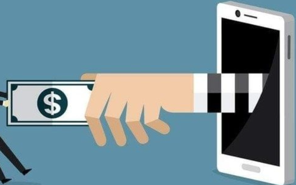 Công an cảnh báo rủi ro đối với người gửi tiết kiệm lãi cao, quét mã QR khi giao dịch