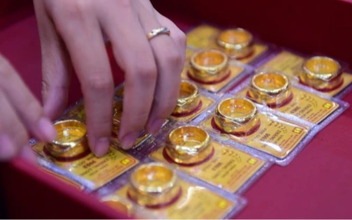 Khách mua vàng tại SJC trong hôm nay chú ý!