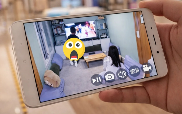 Thuê bảo mẫu trông con, con trai 8 tuổi cứ 9 giờ tối là buồn ngủ, bố kiểm tra camera rồi thưởng gấp cho bảo mẫu 70 triệu