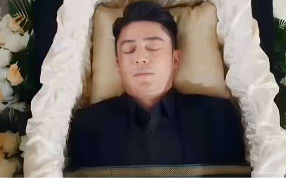 Hình ảnh gây xôn xao của Hoắc Kiến Hoa